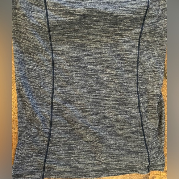 Lululemon Womens activewear tank top Sz 8 - Picture 3 of 8